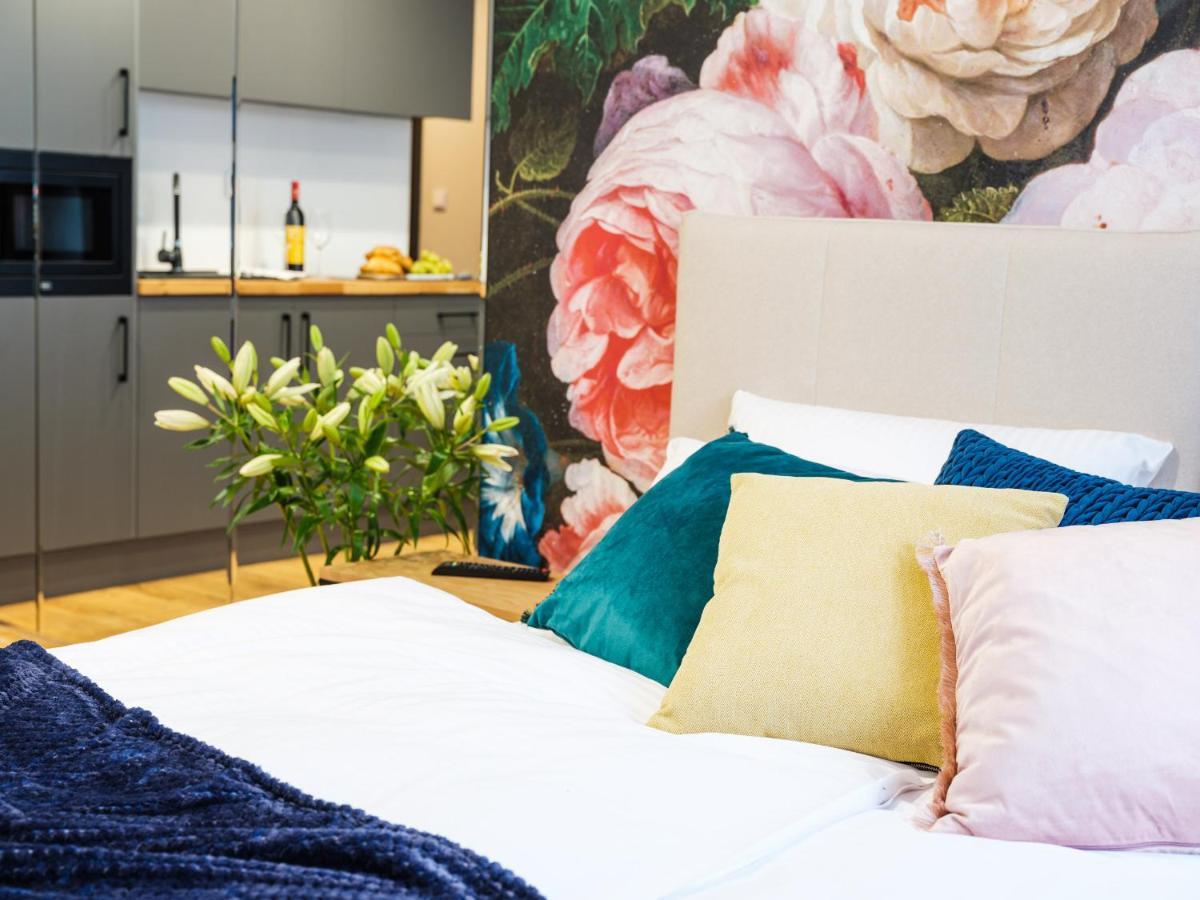 كراكوفيا Aparthotel Inspire Miodova Residence المظهر الخارجي الصورة